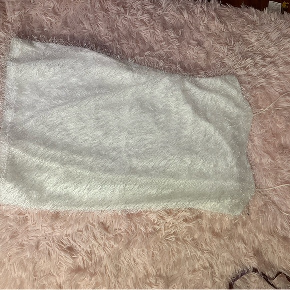 15 dresses (read) - Picture 16 of 16